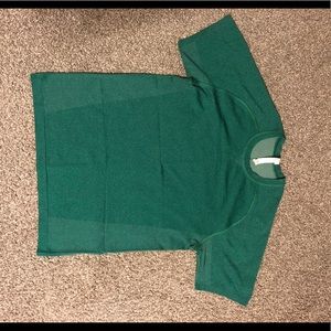 Green men’s metal vent tech tee